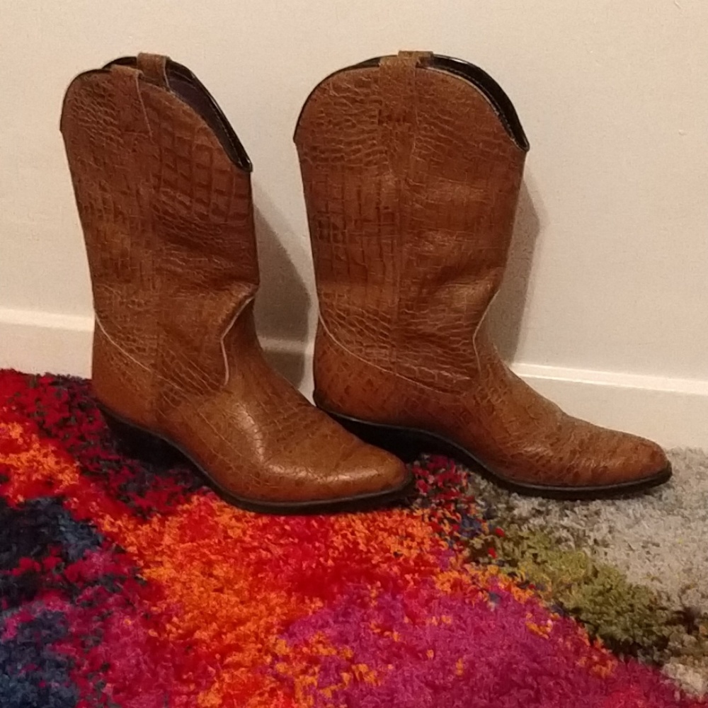 Brown crocodile Western boots